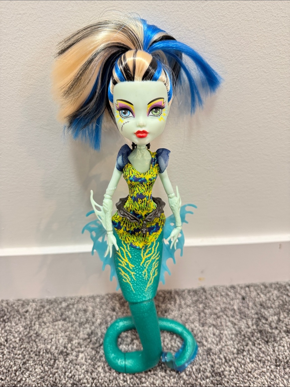 Monster High Great Scarrier Reef Frankie Stein Doll